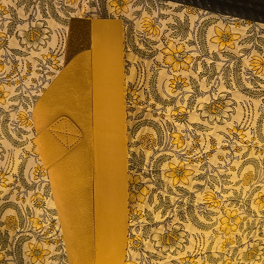 Size 8.5 Women's Madden Girl Tan Slip-On Clogs - Picture 5 of 5